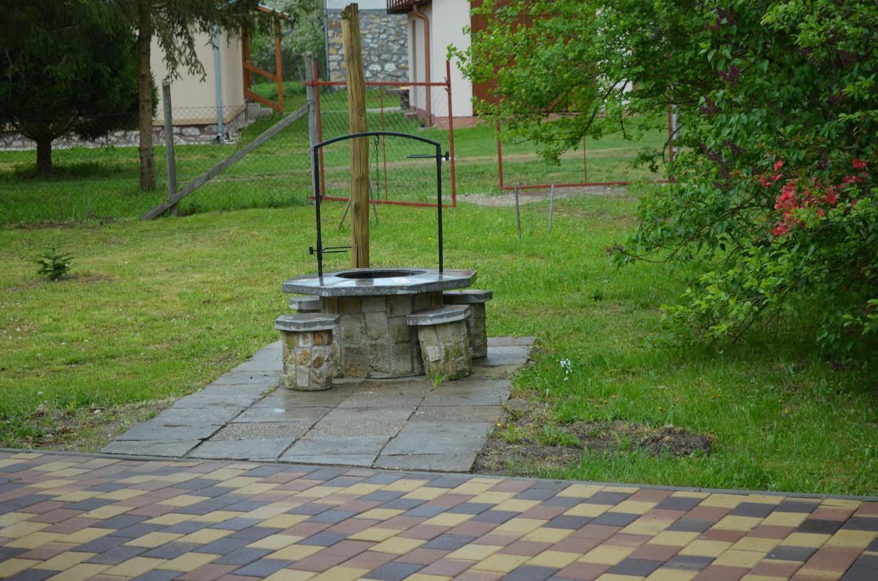 Hotel Oeroemvoelgy Vendeghaz Bozsva Exterior foto