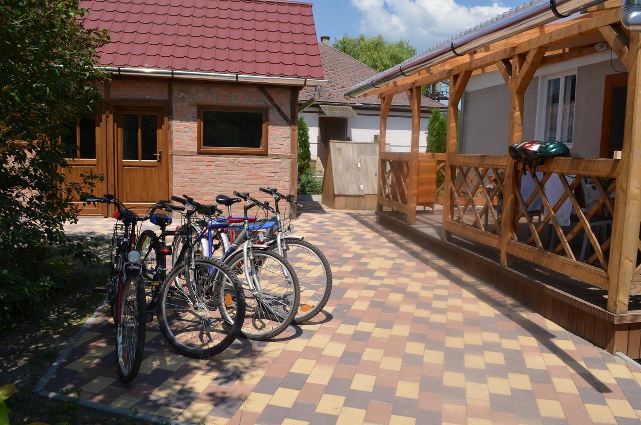 Hotel Oeroemvoelgy Vendeghaz Bozsva Exterior foto